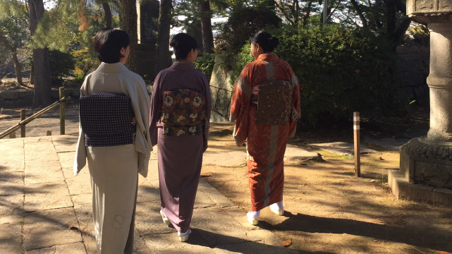 着物を着た女性